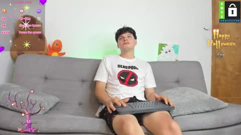 Snapshot of kevinxlvx chatting on October 27, 4:05 am kevin and ottis online show from October 27, 4:05 am