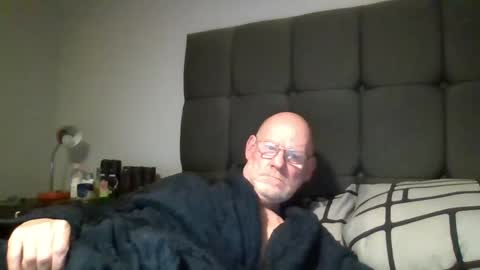 kevlooking4sez online show from December 24, 11:55 pm