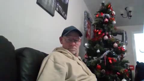 kevlooking4sez online show from December 31, 12:43 am