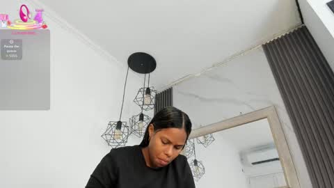 Snapshot of keyla_mejia chatting on June 7, 11:58 am Keyla online show from June 7, 11:58 am