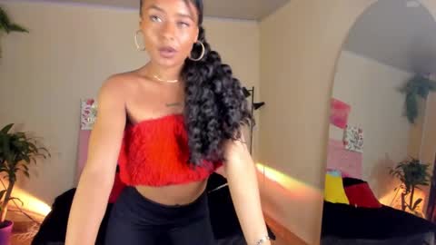 Snapshot of keyla_roberts_ chatting on January 4, 4:55 am Adhara. Help me reach 100 likes online show from January 4, 4:55 am