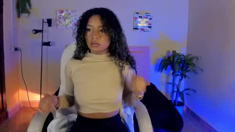 Snapshot of keyla_roberts_ chatting on February 9, 3:11 am Adhara. Help me reach 100 likes online show from February 9, 3:11 am