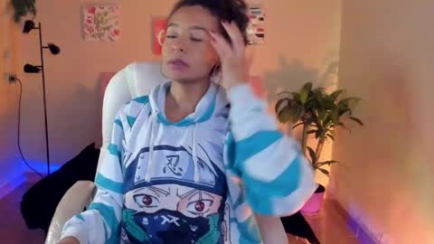 Snapshot of keyla_roberts_ chatting on February 26, 3:21 am Adhara. Help me reach 100 likes online show from February 26, 3:21 am