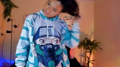 Snapshot of keyla_roberts_ chatting on February 26, 9:32 am Adhara. Help me reach 100 likes online show from February 26, 9:32 am
