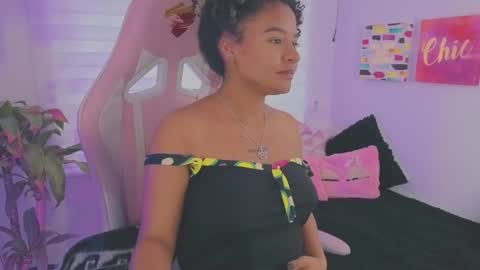 Snapshot of keyla_roberts_ chatting on September 15, 7:58 pm Adhara. Help me reach 100 likes online show from September 15, 7:58 pm