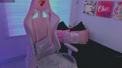 Snapshot of keyla_roberts_ chatting on September 19, 6:52 pm Adhara. Help me reach 100 likes online show from September 19, 6:52 pm