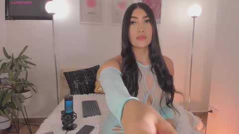  IG  LAUKEY  online show from December 17, 3:12 am