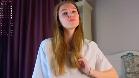Snapshot of keylalong chatting on February 25, 12:13 pm Hi Im Mary Glad to see you in my room PVT is open online show from February 25, 12:13 pm