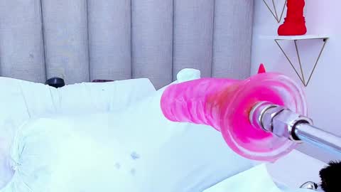 Snapshot of keyllaa_ chatting on December 10, 11:40 pm Keylla online show from December 10, 11:40 pm