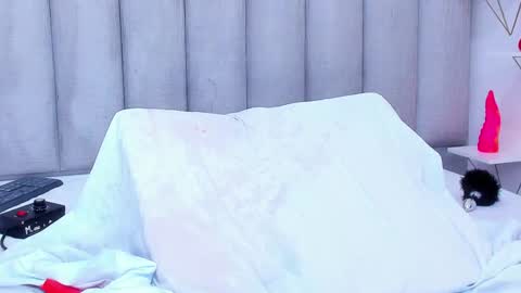 Snapshot of keyllaa_ chatting on January 14, 12:33 am Keylla online show from January 14, 12:33 am