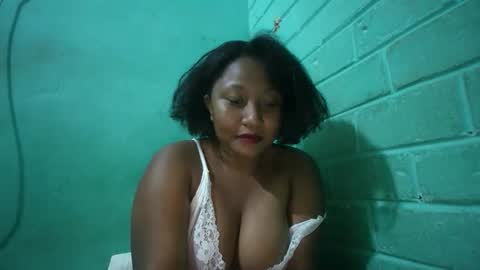 Snapshot of kezia0910 chatting on February 15, 6:04 pm kezia0910 online show from February 15, 6:04 pm