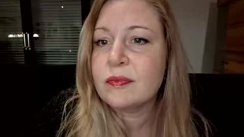 Snapshot of khaleesi0890 chatting on November 11, 6:52 pm khaleesi0890 online show from November 11, 6:52 pm