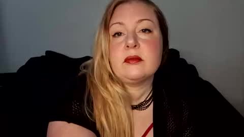 Snapshot of khaleesi0890 chatting on December 15, 9:13 am khaleesi0890 online show from December 15, 9:13 am