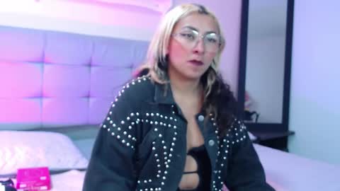 khaleesi_j online show from September 16, 5:08 am