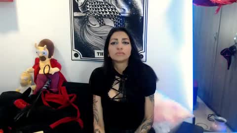 Snapshot of khaleesy13 chatting on March 12, 6:51 am khaleesy online show from March 12, 6:51 am