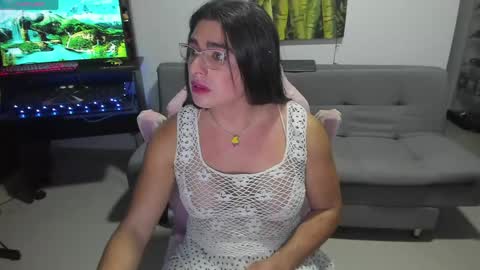 Snapshot of khalifa_gold chatting on March 17, 2:38 am Khalifa Kasumi online show from March 17, 2:38 am