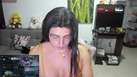 Snapshot of khalifa_gold chatting on April 9, 3:39 am Khalifa Kasumi online show from April 9, 3:39 am