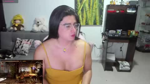 Snapshot of khalifa_gold chatting on April 9, 6:52 am Khalifa Kasumi online show from April 9, 6:52 am