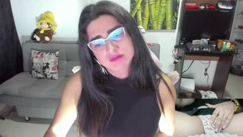 Snapshot of khalifa_gold chatting on April 18, 8:07 am Khalifa Kasumi online show from April 18, 8:07 am