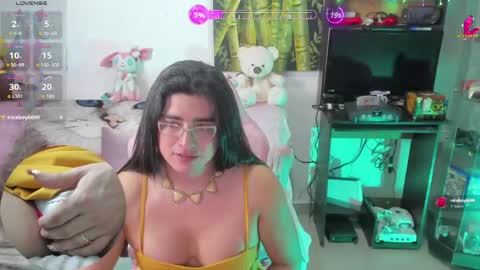 Snapshot of khalifa_gold chatting on April 28, 6:29 am Khalifa Kasumi online show from April 28, 6:29 am