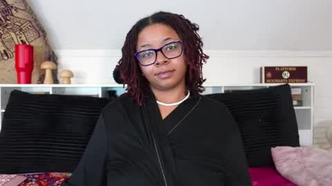 Snapshot of khayaparker chatting on February 20, 1:33 pm Khaya online show from February 20, 1:33 pm