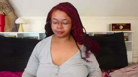 Snapshot of khayaparker chatting on March 23, 5:55 am Khaya online show from March 23, 5:55 am