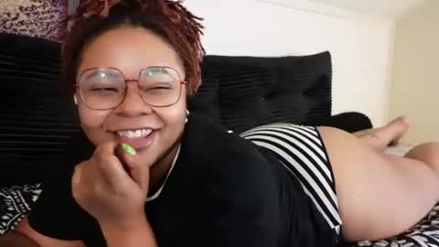 Snapshot of khayaparker chatting on June 25, 2:21 pm Khaya online show from June 25, 2:21 pm