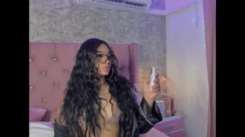 Khelany Isyy  online show from February 10, 4:33 pm