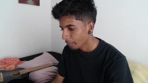 khevinlopezonig online show from December 28, 7:01 pm