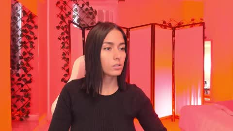 Khloe online show from November 27, 7:49 pm