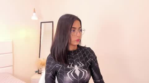 Khloe online show from June 3, 1:57 pm