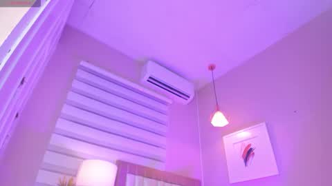 Snapshot of khloe_sweeet chatting on October 8, 11:30 am khloe_sweeet online show from October 8, 11:30 am