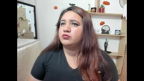 khloe_tommson_ online show from November 1, 1:35 pm