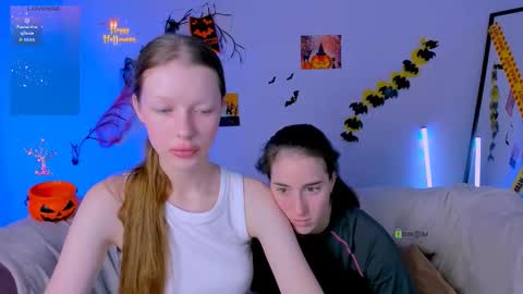 khloebeauty online show from October 22, 7:24 pm