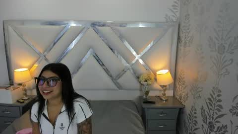 Khloe online show from July 28, 5:25 am