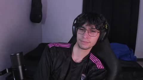 khozler_ online show from September 22, 2:02 am