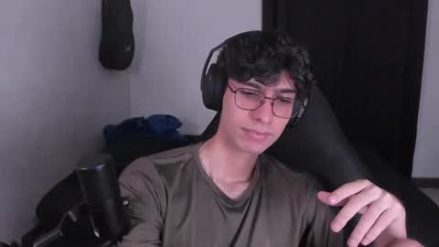 khozler_ online show from September 30, 12:37 am