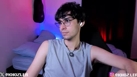 khozler_ online show from December 4, 3:32 pm