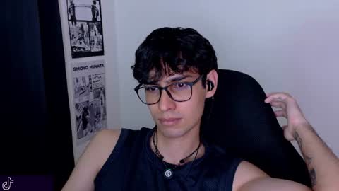 khozler_ online show from August 4, 1:53 am