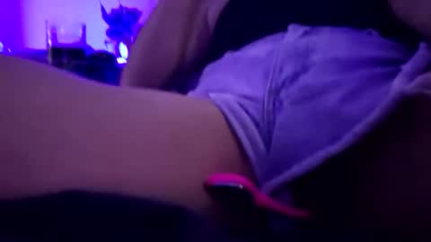 Snapshot of ki_nooks chatting on March 22, 1:25 pm ki_nooks online show from March 22, 1:25 pm