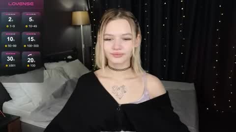 Kiana online show from December 21, 5:36 am