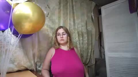 kianna_dior_ online show from February 8, 7:27 pm