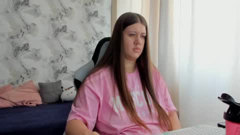 kianna_dior_ online show from June 30, 8:15 am