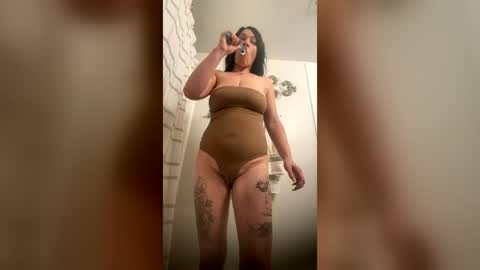 Snapshot of kiannaluv chatting on July 6, 1:19 pm kiannaluv online show from July 6, 1:19 pm