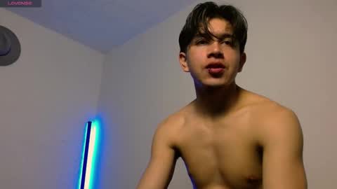 Adrian  Chlloe online show from December 16, 1:32 am