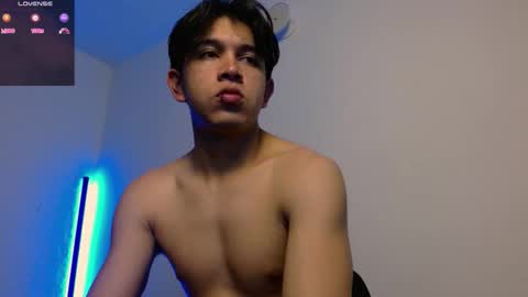 Adrian  Chlloe online show from December 18, 10:05 pm