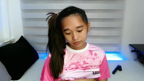 i love bella online show from November 7, 1:27 am