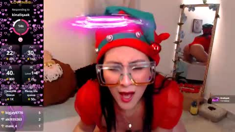 Snapshot of kiara_bermont chatting on December 24, 8:38 pm Kiara Bermont online show from December 24, 8:38 pm