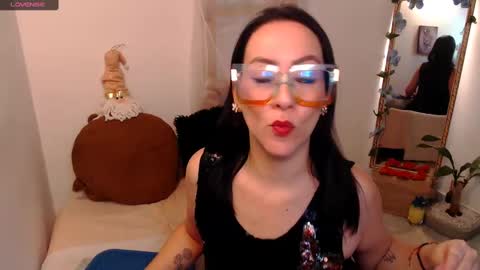 Snapshot of kiara_bermont chatting on December 31, 2:47 pm Kiara Bermont online show from December 31, 2:47 pm