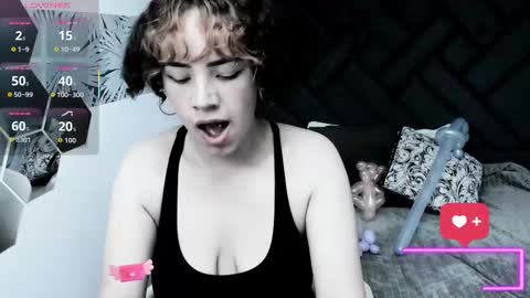 Snapshot of kiara_fox__ chatting on December 17, 9:21 pm KIARA FOX online show from December 17, 9:21 pm